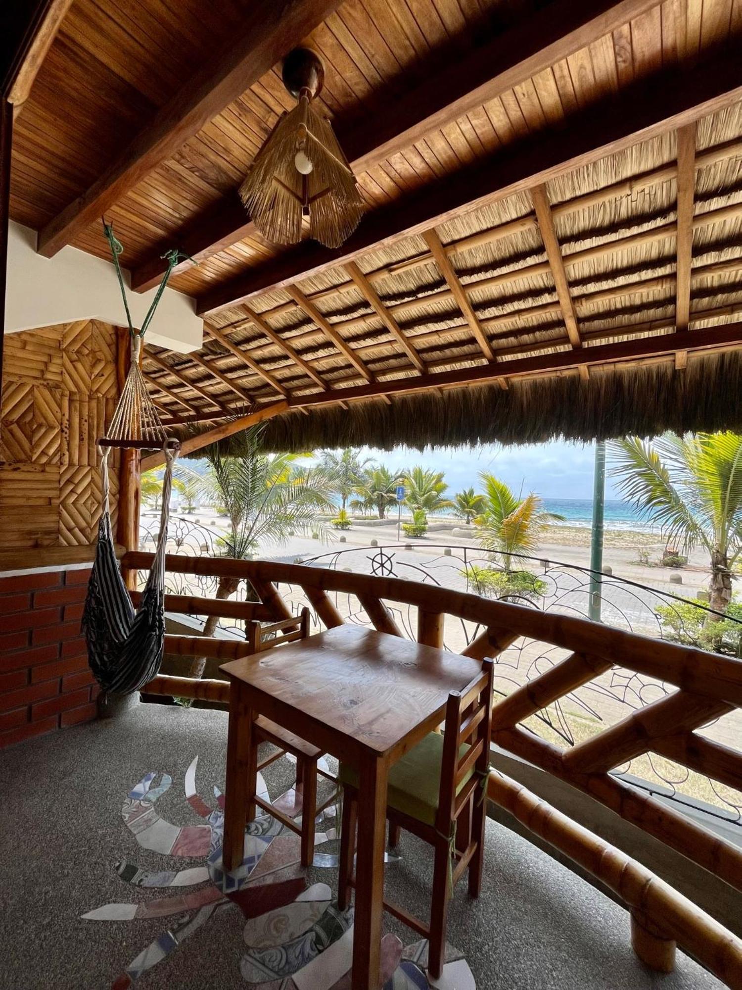 Victor Hugo Hotel Puerto López Extérieur photo