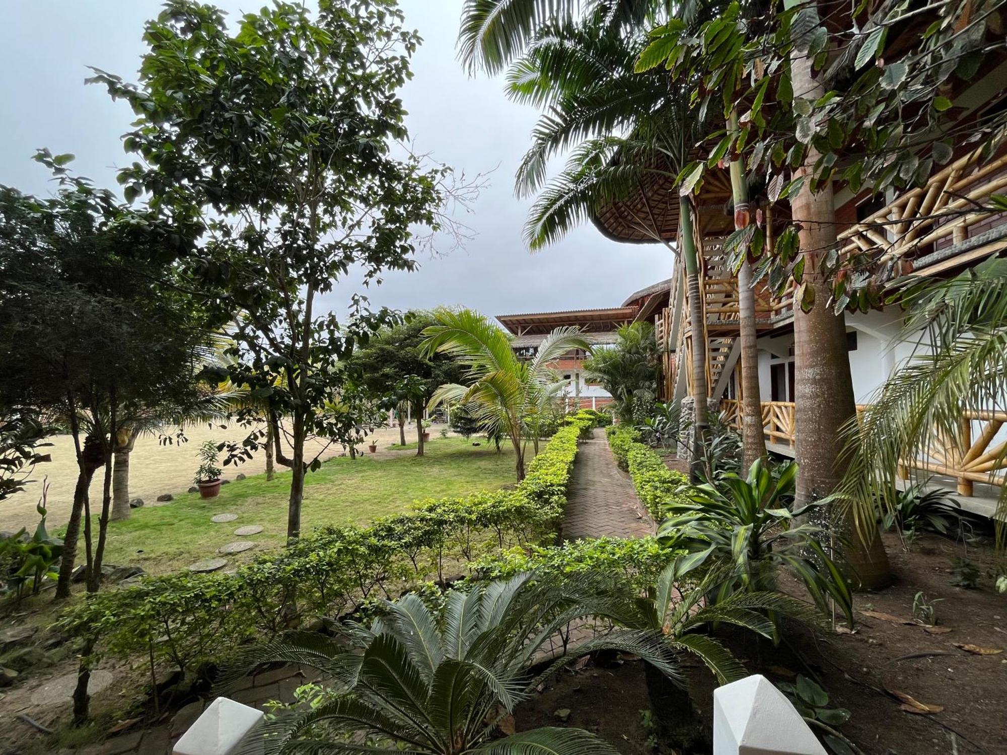 Victor Hugo Hotel Puerto López Extérieur photo