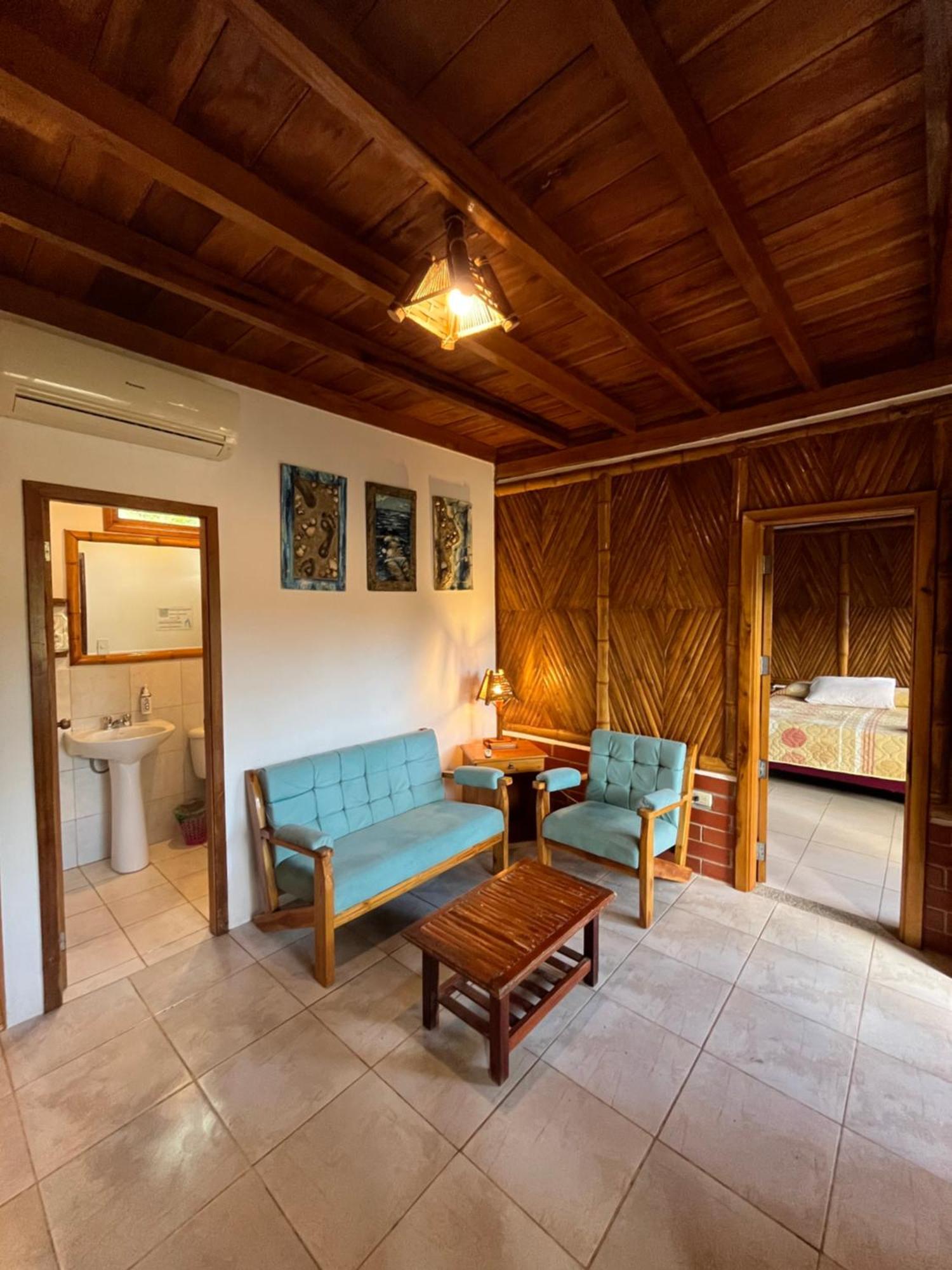 Victor Hugo Hotel Puerto López Extérieur photo